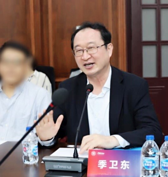 講座主持人：上海交通大學日本研究中心主任季衛東教授