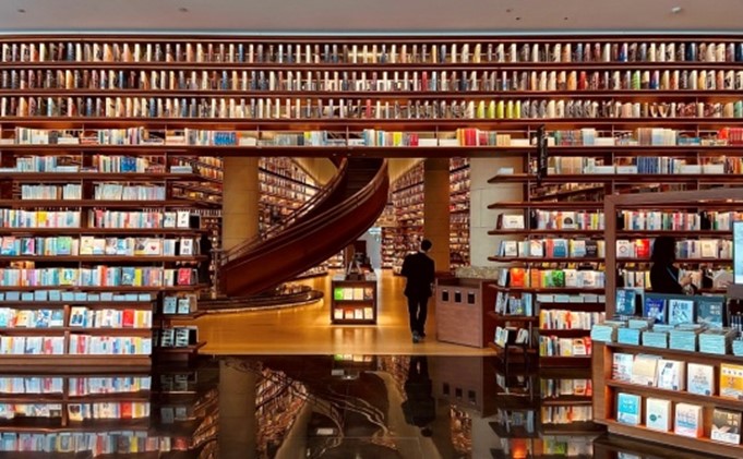 蔦屋書店（邁科中心店）?一樓內景