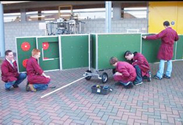 捐贈膠帶，為流浪兒童制作教育資料